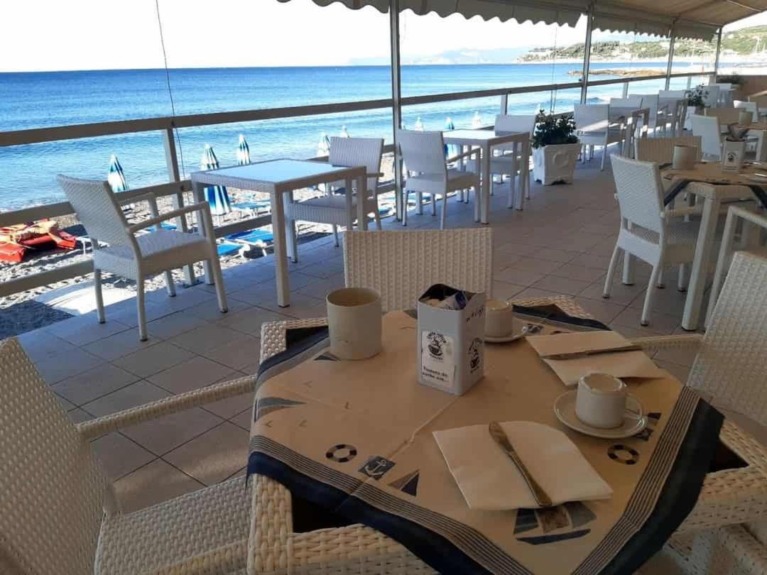 Hotel Savoy Varazze Eksteriør billede
